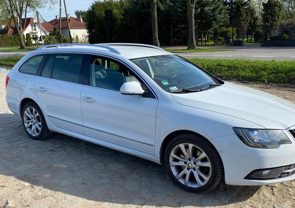 Skoda Superb cena 46600 przebieg: 263000, rok produkcji 2014 z Lublin małe 67